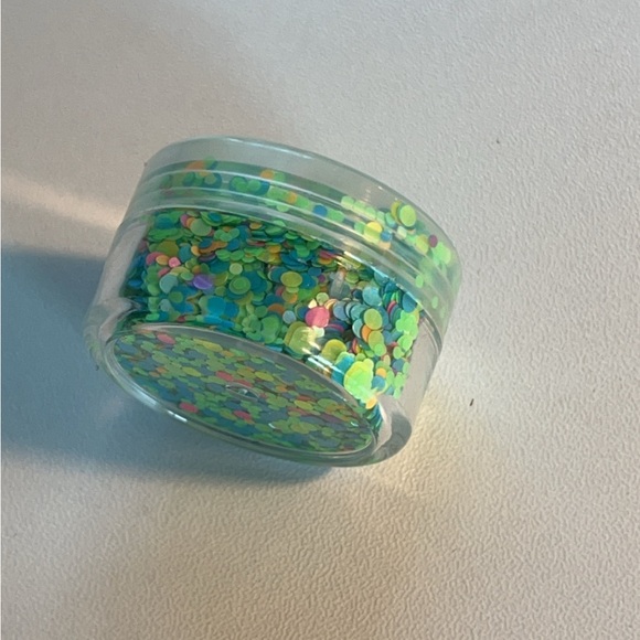 6 Color Nail Confetti - Picture 4 of 11